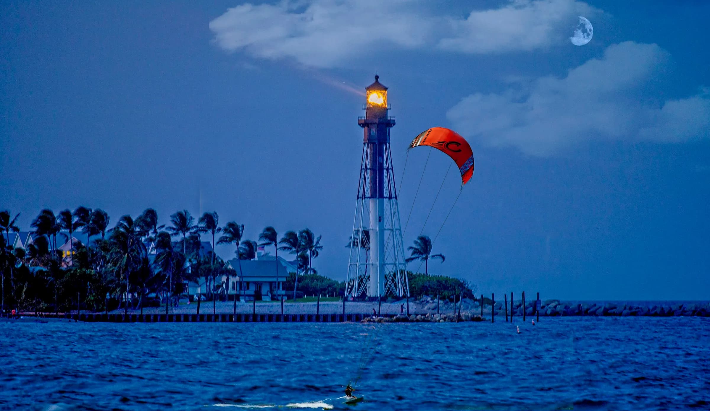 Hillsboro Inlet Lighthouse seen from Deerfield Beach
