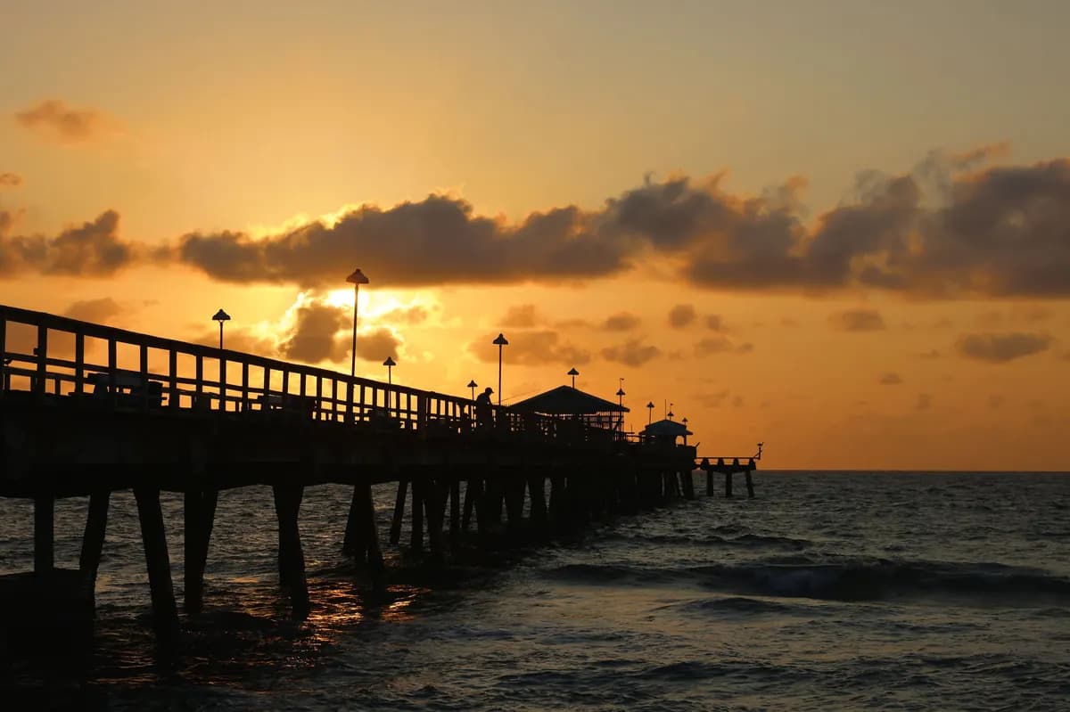 Sunset over the Lauderdale-By-The-Sea fishing pier